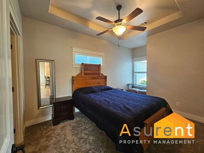 Building Photo - Fully Furnished 2BR/2BA Home in Central Point