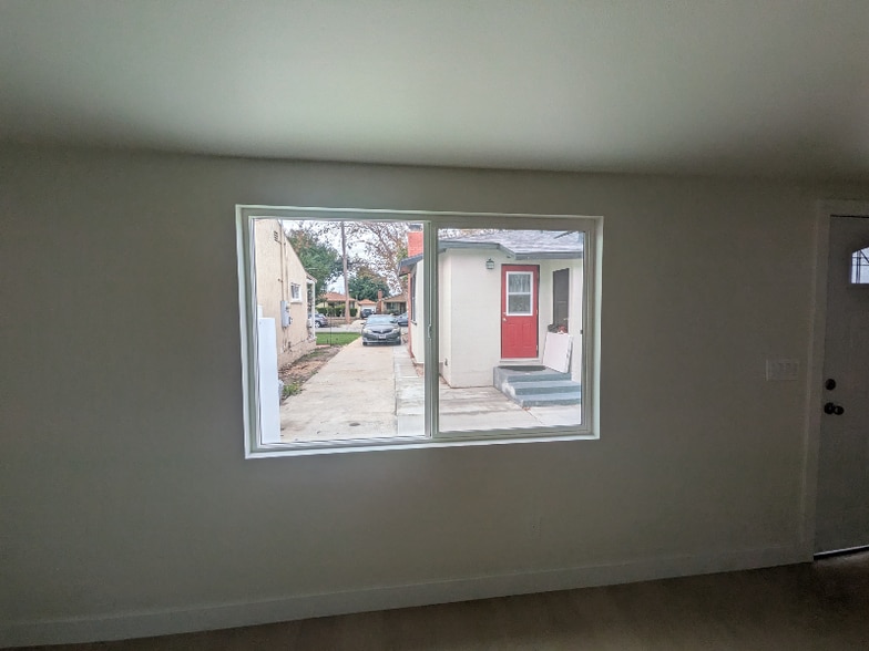 Building Photo - 6164 Ibbetson Ave