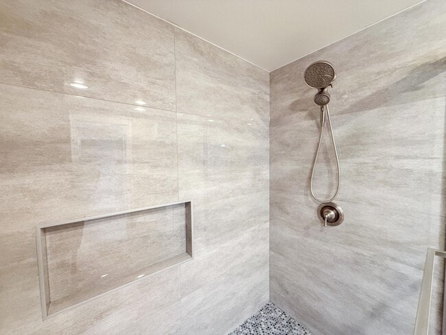 Building Photo - Well Maintained Twin Creeks Home in San Ramon