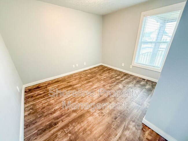 Building Photo - 109 E Belmont St