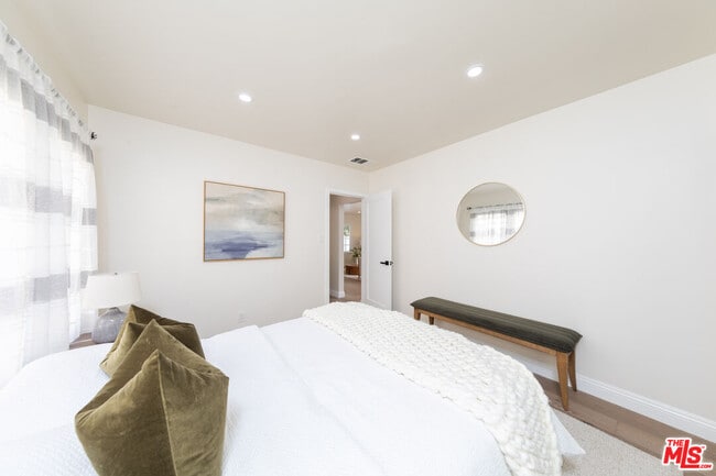 Building Photo - 3766 Valleybrink Rd