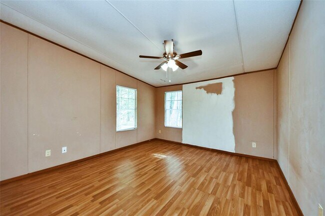 Building Photo - 18915 Sawmill Dr