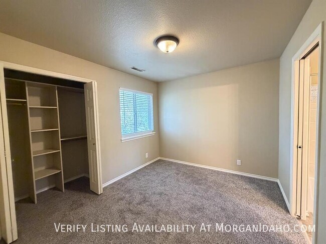 Building Photo - 6698 Poplar-