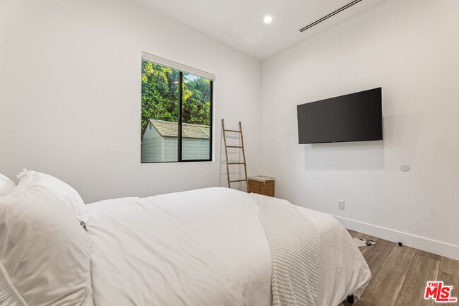 Building Photo - 22747 Erwin St