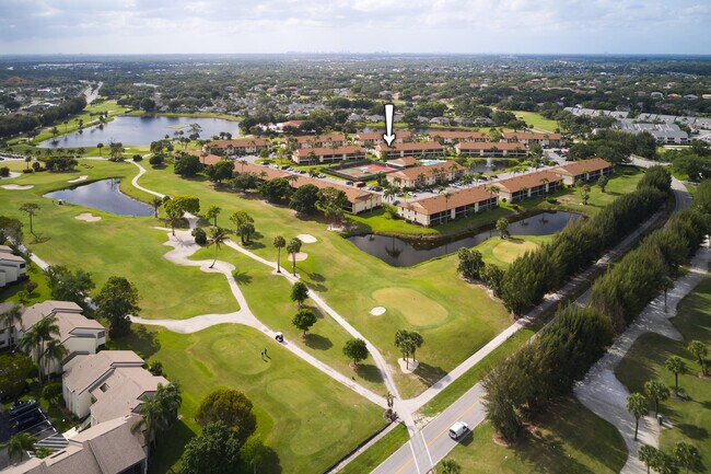 Building Photo - 1101 Pinecrest Cir