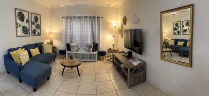 Building Photo - 118 E Campeche St