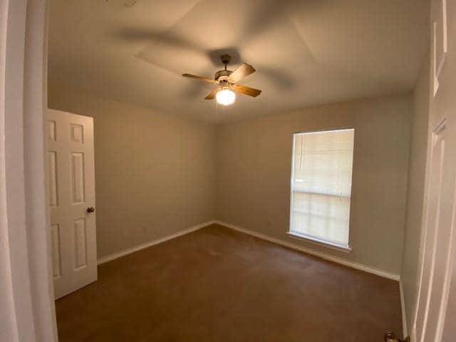 Building Photo - 1127 Bent Oaks Dr
