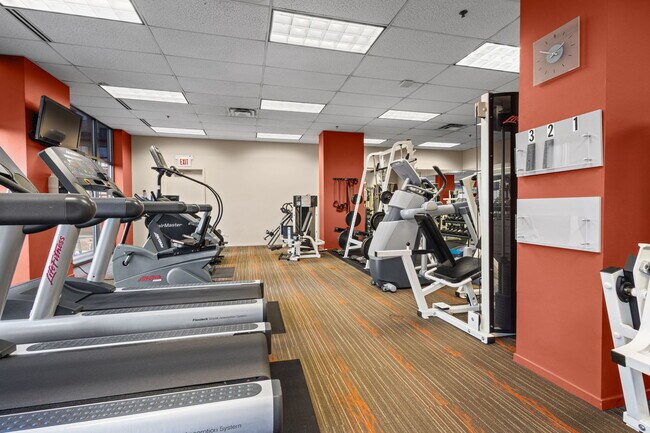 Building Photo - 330 N Jefferson St