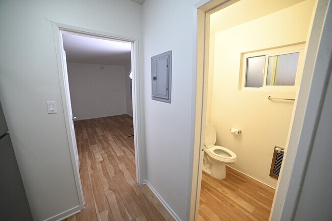Building Photo - Newly remodeled studio in a gated building with pool and laundry room!