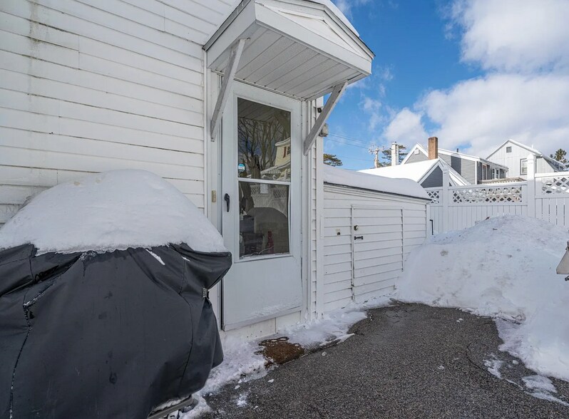 Apartment Rear Entrance - 14 Public St