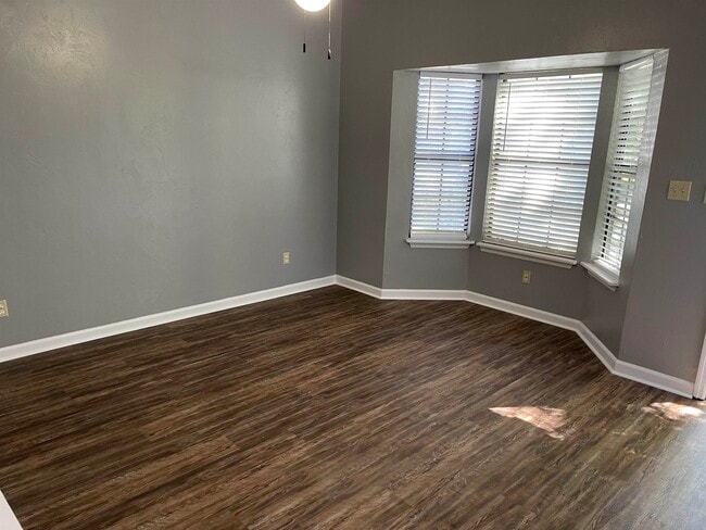 Building Photo - 2003 N Meridian Rd