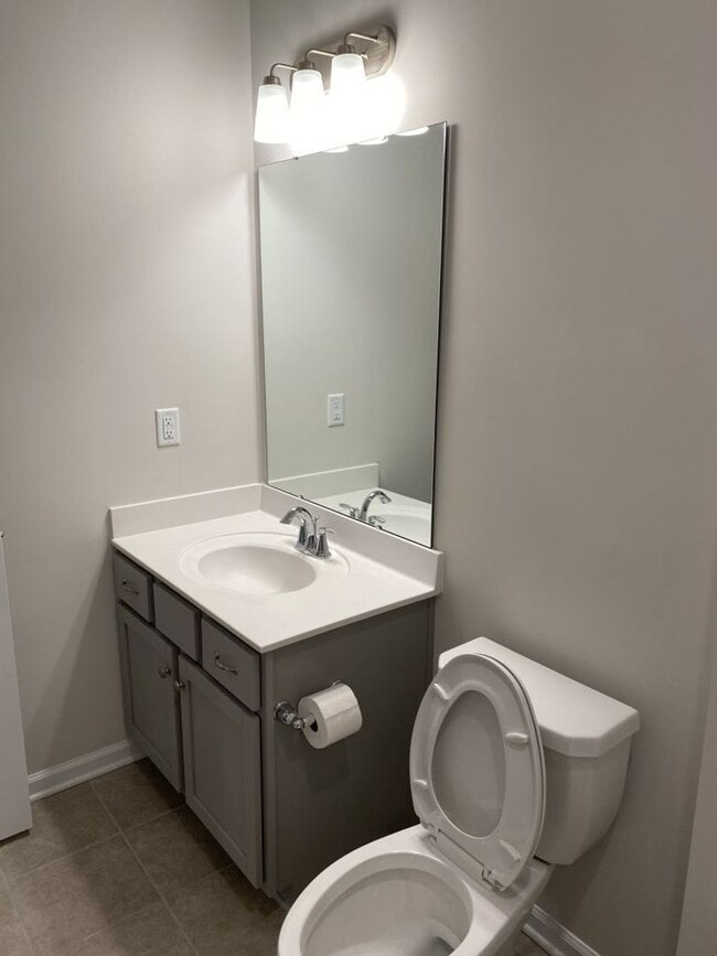 Building Photo - Coming Soon!!!  Townhome in Ardrey North