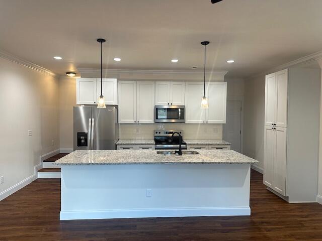 Building Photo - 1925 Cypress Ln