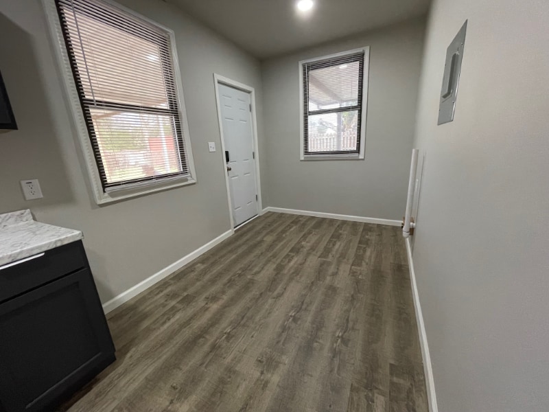 Building Photo - 1359 LA-20