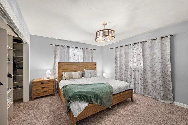 Building Photo - 4636 Panorama Dr