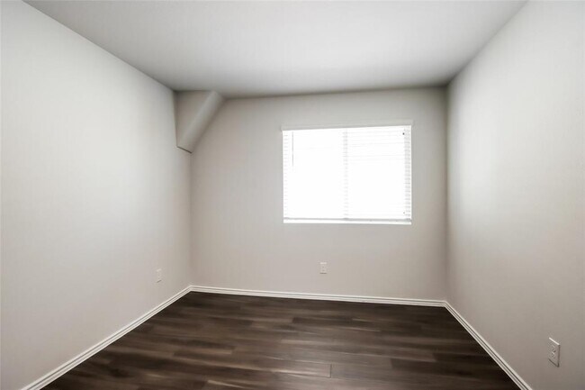 Building Photo - 13589 White Ibis St