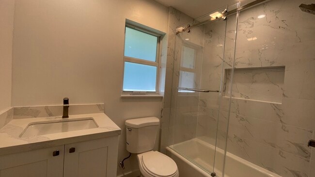 Building Photo - 17548 32nd Ln N