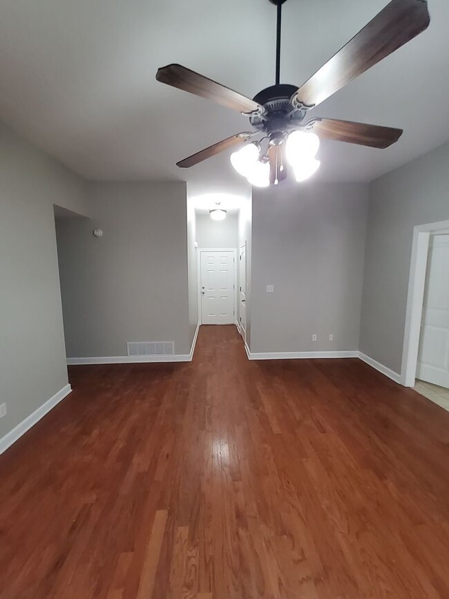 Building Photo - 3850 Farm Gate Cove