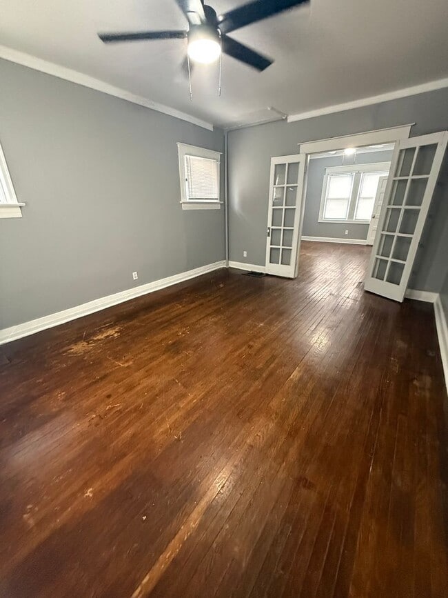 Building Photo - Knaack - 3720