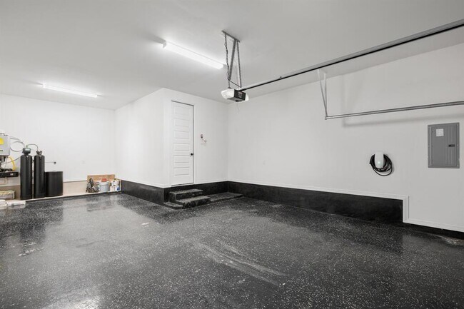 Building Photo - 20521 Martin Ln