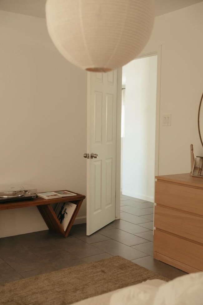 Building Photo - 4007 E Heatherbrae Dr