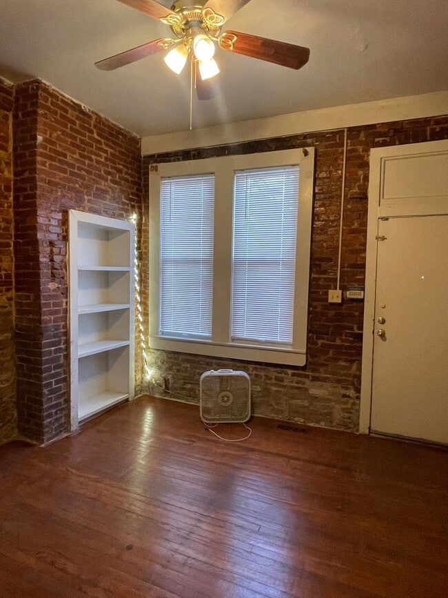 Building Photo - 2630 N Charles St