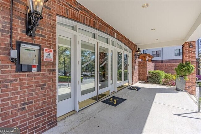 Building Photo - 3275 Lenox Rd NE