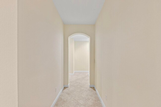 Building Photo - 1043 Vintner Blvd