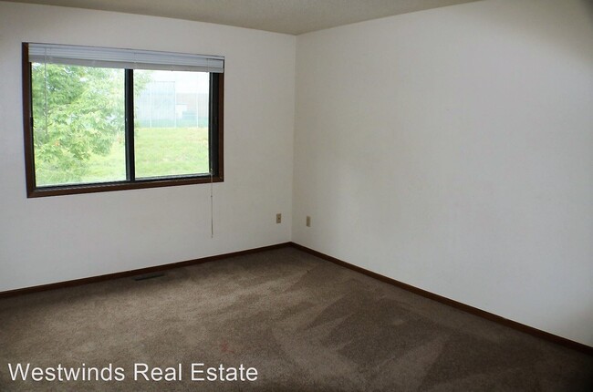 Building Photo - 2 br, 1.5 bath House - 673 Westwinds Drive