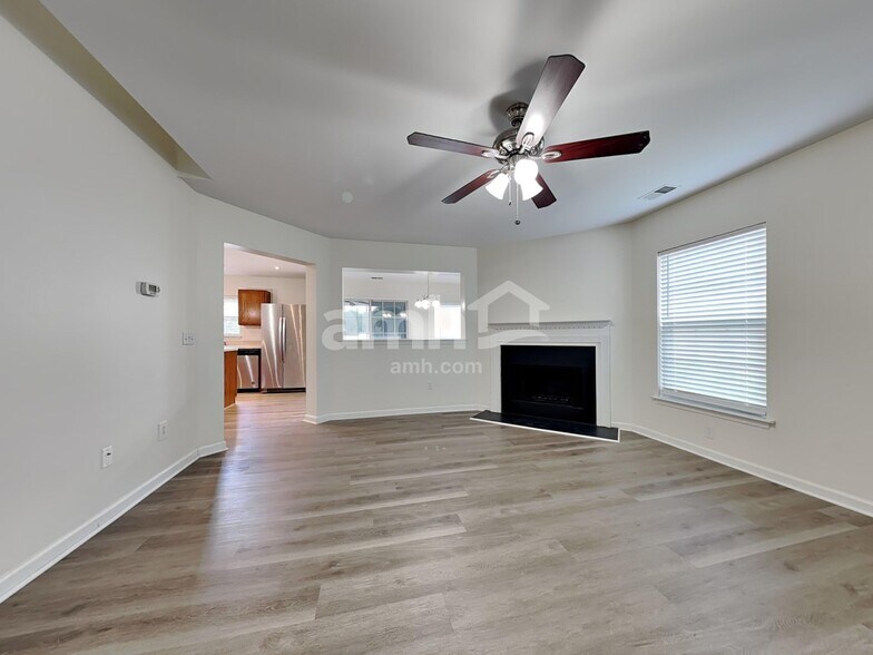 Building Photo - 97 Pine Ridge Dr