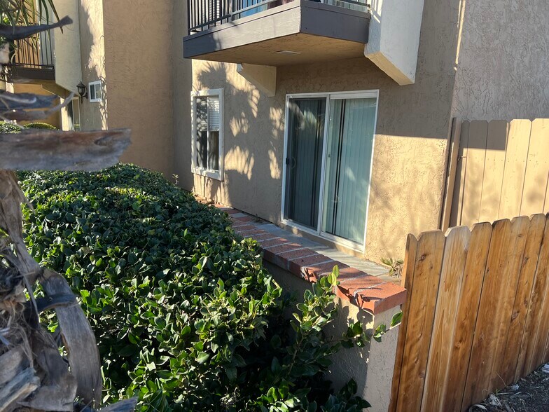 Building Photo - 620 E Lexington Ave