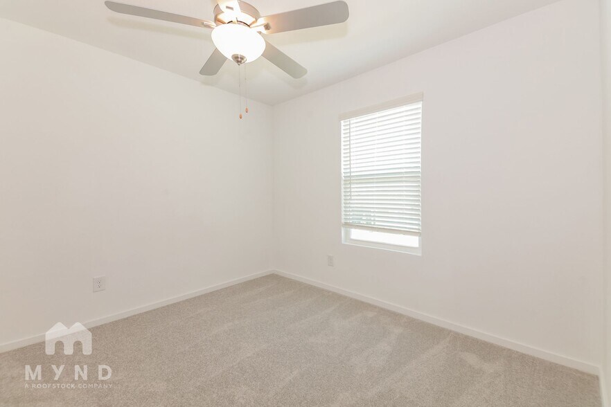 Building Photo - 2725 Mistwood Dr