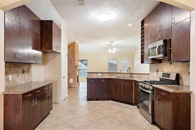 Building Photo - 7902 Soto Cir