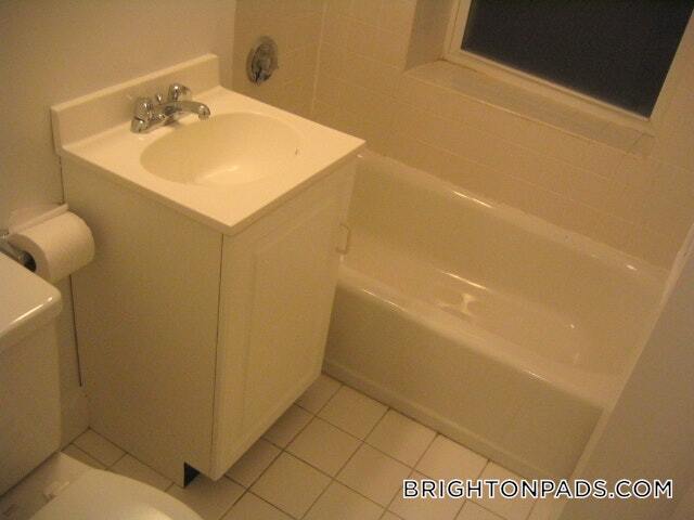 Building Photo - 115 Kilsyth Rd