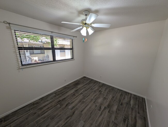 Building Photo - 2 Bedroom Condo Unit in the Polynesian Par...
