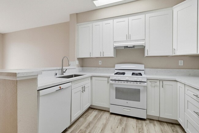 Building Photo - 2288 Cabo Bahia