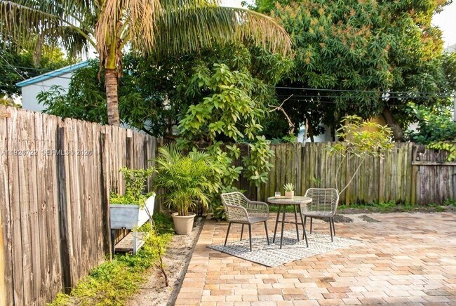 Building Photo - 300 SW 8th St