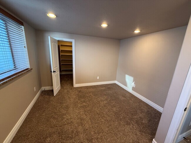 Building Photo - 5078 W Woodsmere Ln