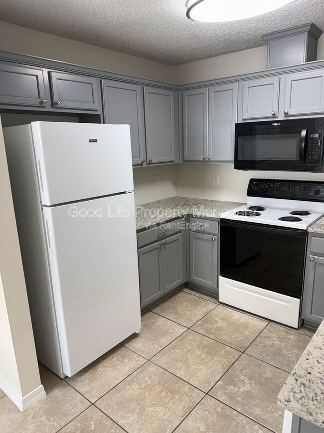 Building Photo - 9980 Bowman Ave