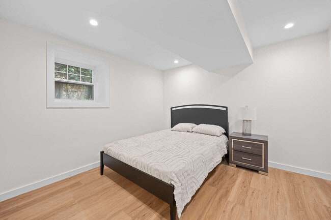 Building Photo - 4437 N Whipple St