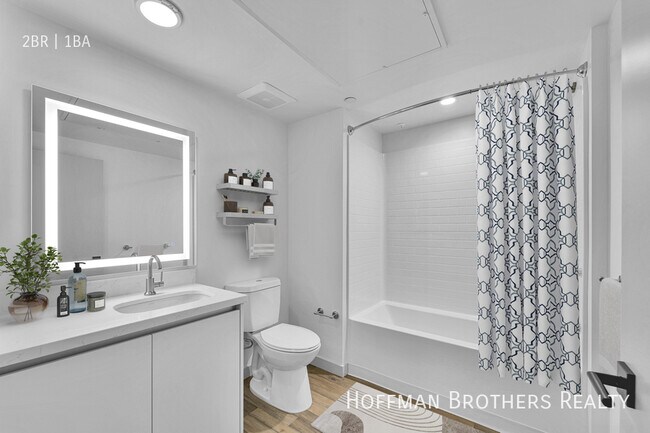 Building Photo - 1240 Magnolia Ave