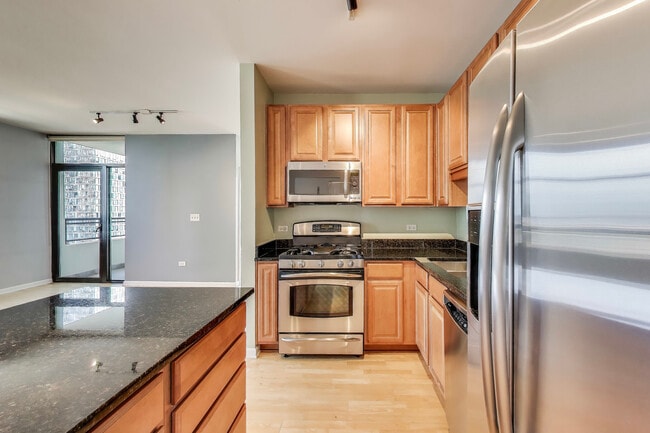 Building Photo - 1255 S State St