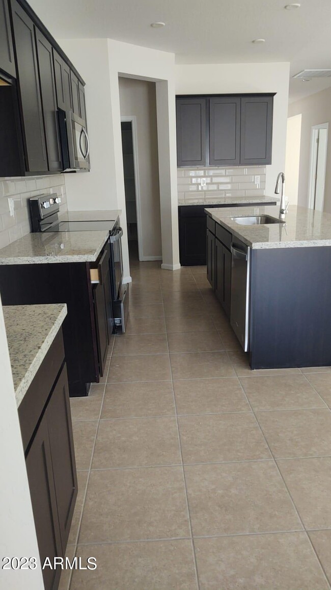 Building Photo - 17844 W Villa Hermosa Ln