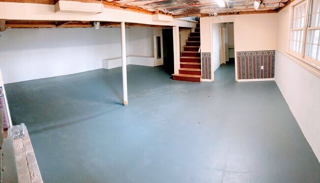 Building Photo - 3 Bedroom Home in Lynchburg