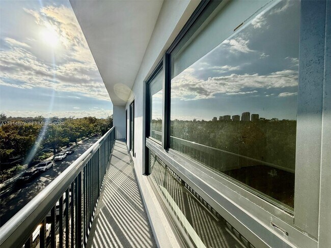 Building Photo - 2285 SW 27th St