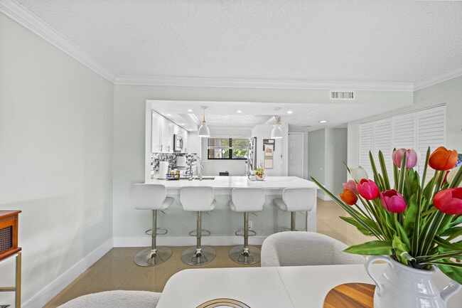 Building Photo - 12926 Briarlake Dr