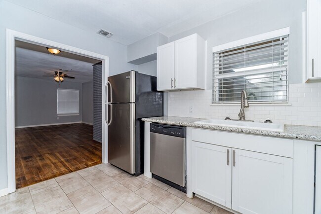 Building Photo - 3-BEDROOM HOME IN RIDGEVIEW, NORTH EAST ISD