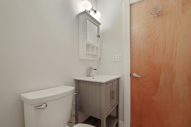 Building Photo - 107 South St