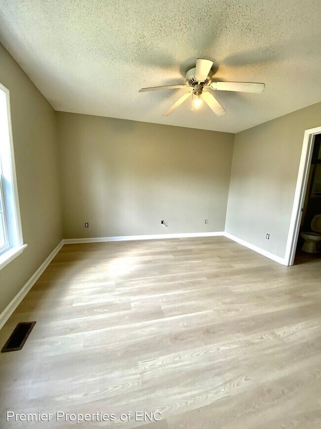Building Photo - 2 br, 2.5 bath House - 342 Winners Circle