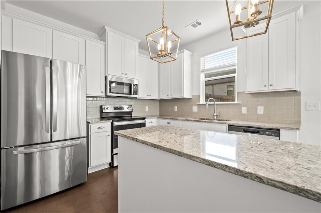 Building Photo - 124 Auburn Wds Dr